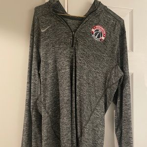 Men's Nike 1/4 Zip. Washington Wizard's. Gray/Silver. Size L